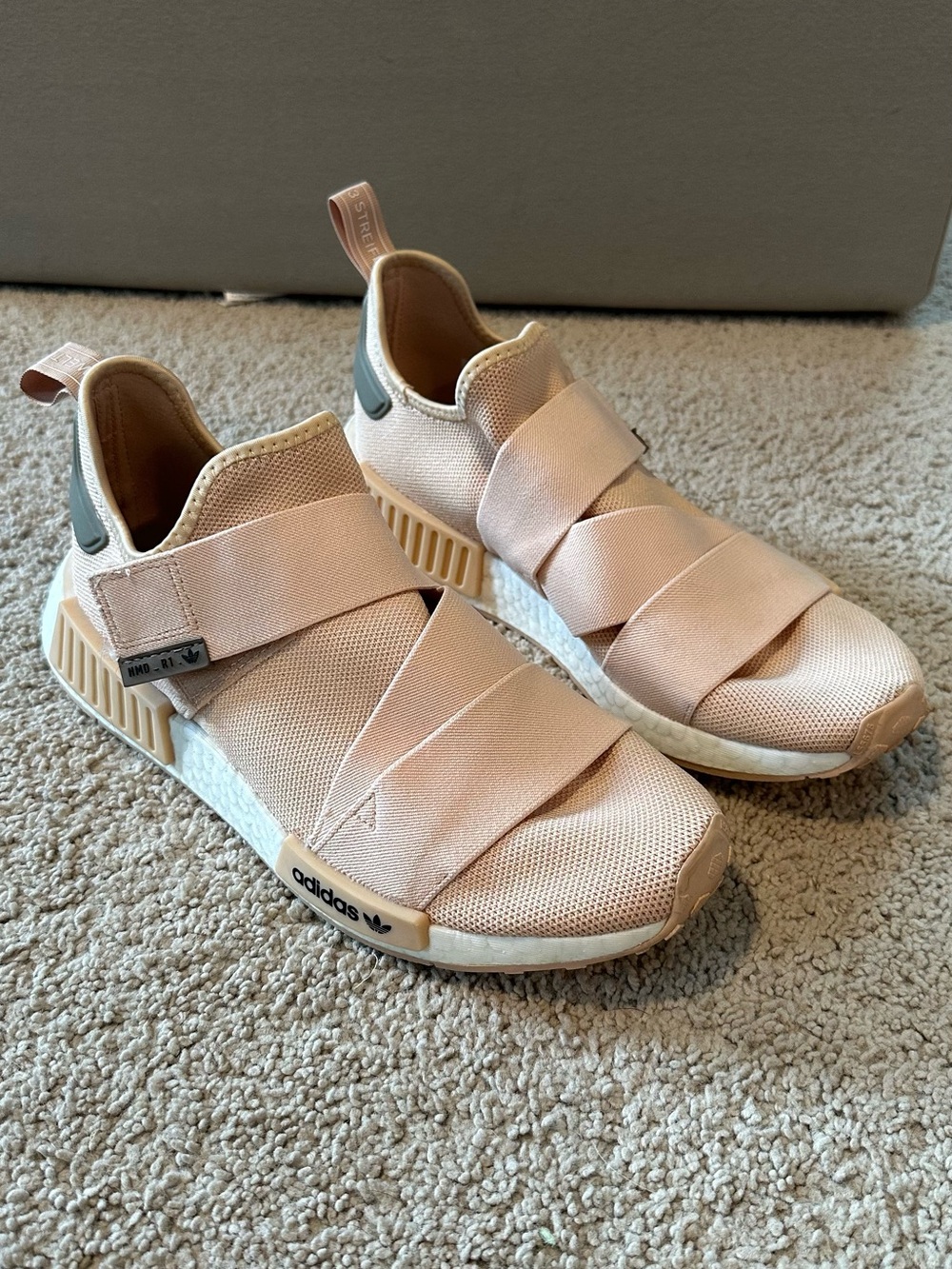 EUC adidas Pink NMD r_1 Sneakers Sz 10.5